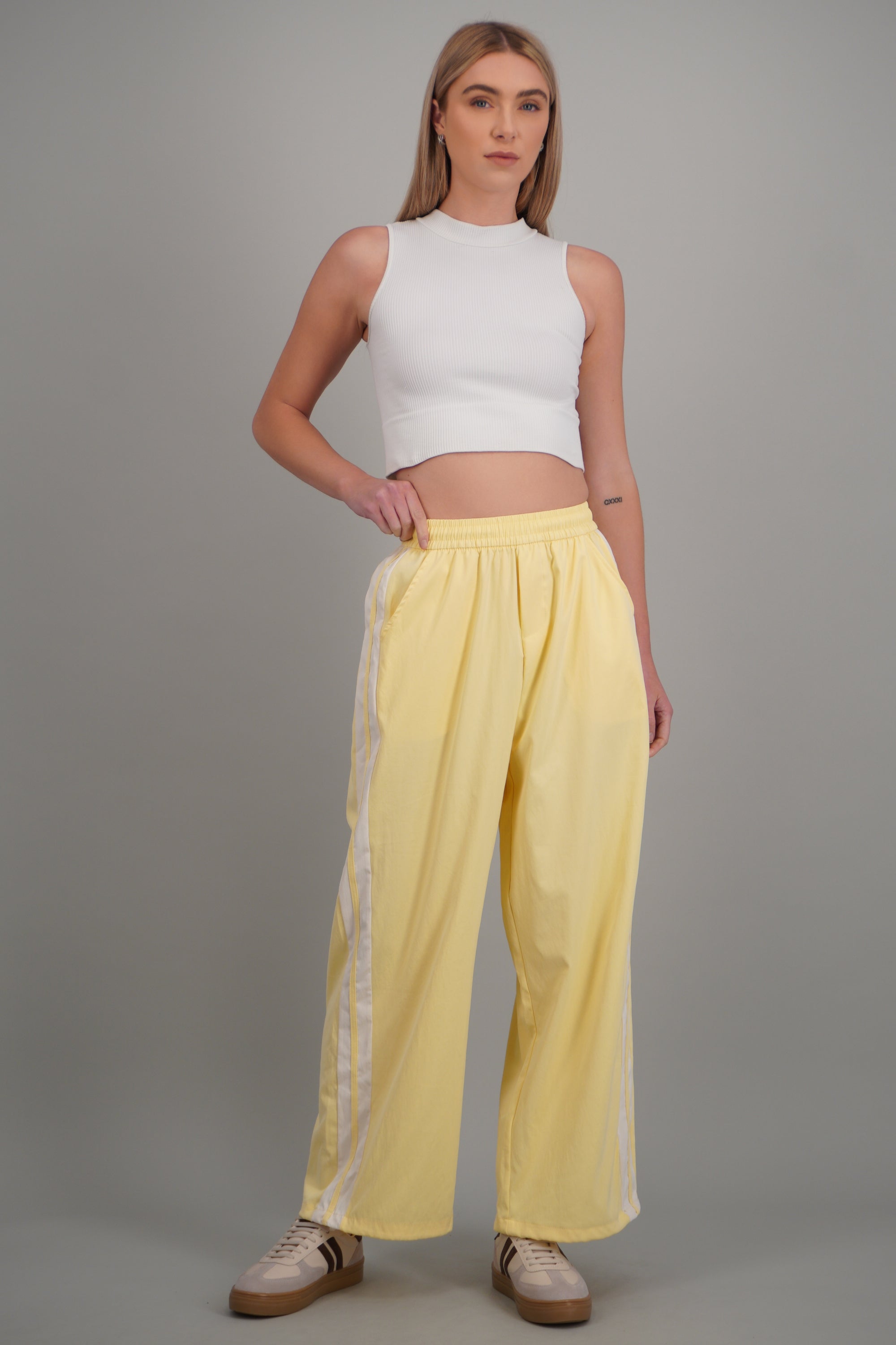 PASTEL YELLOW