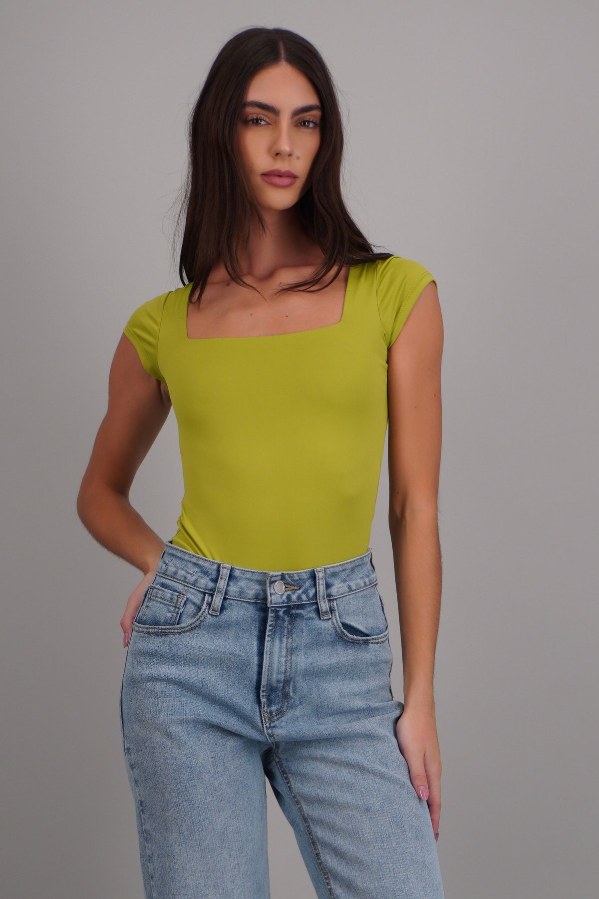APPLE GREEN