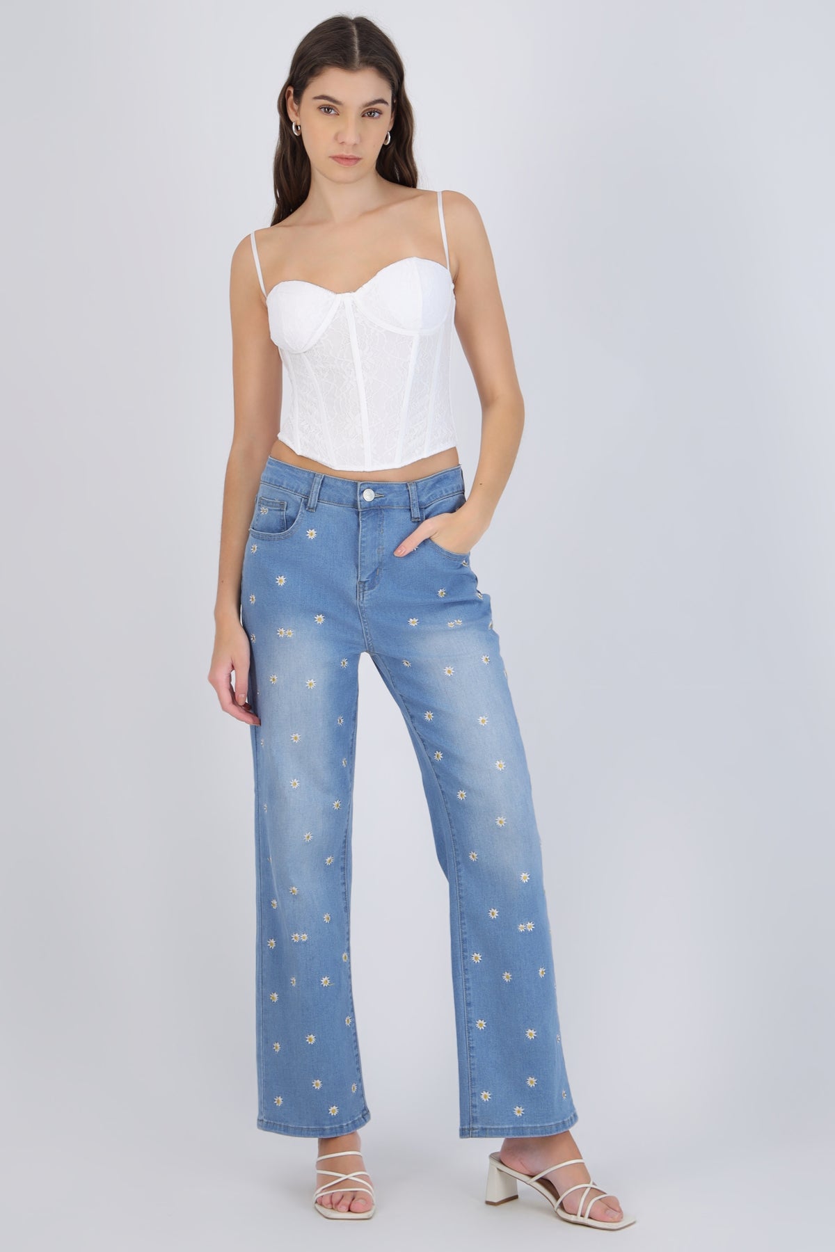 Straight jeans with mini embroidered flowers
