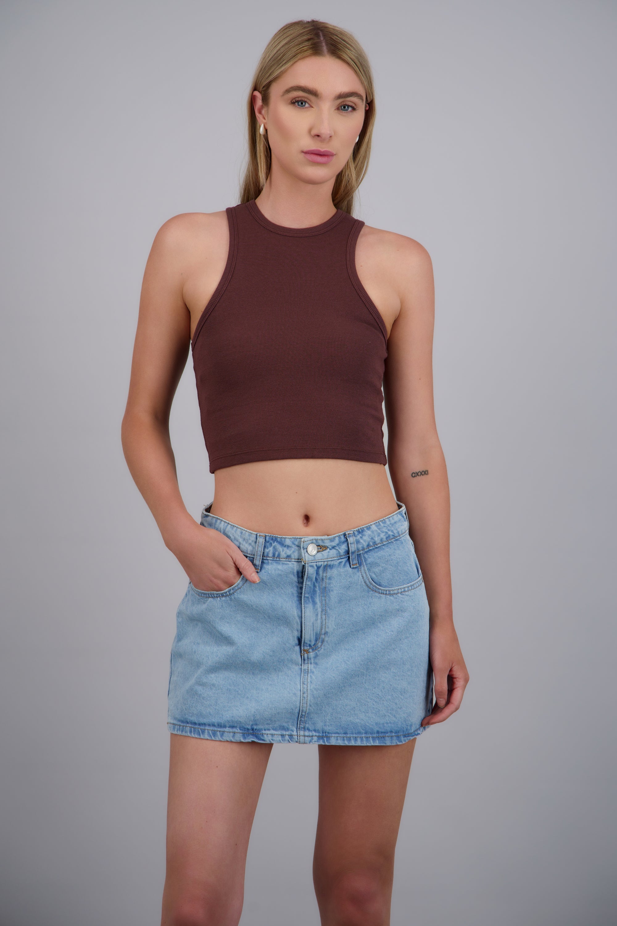 DARK BROWN