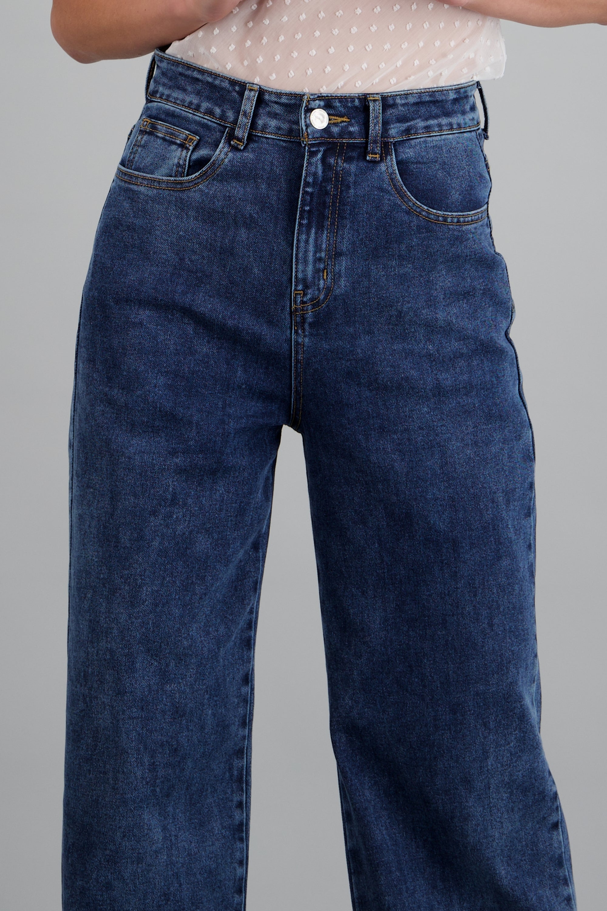 MEDIUM WASH