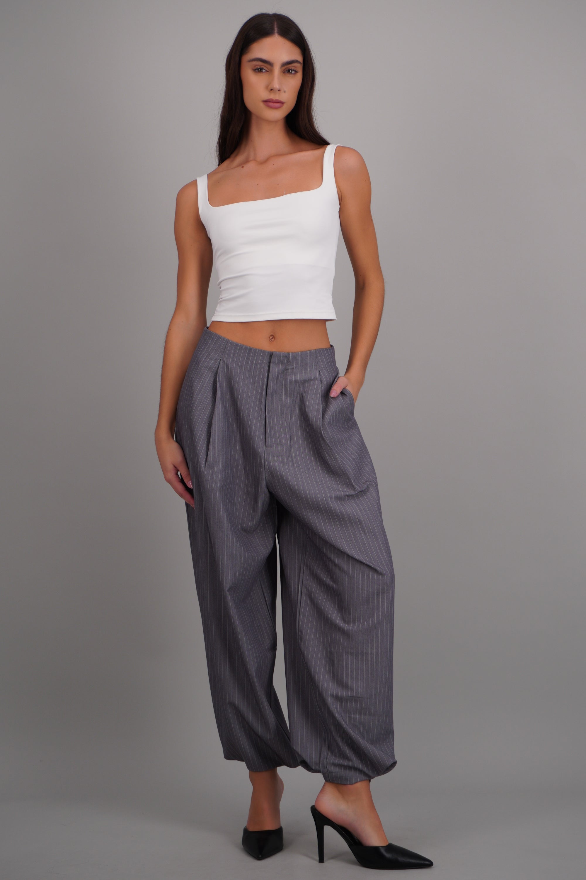 GRAY