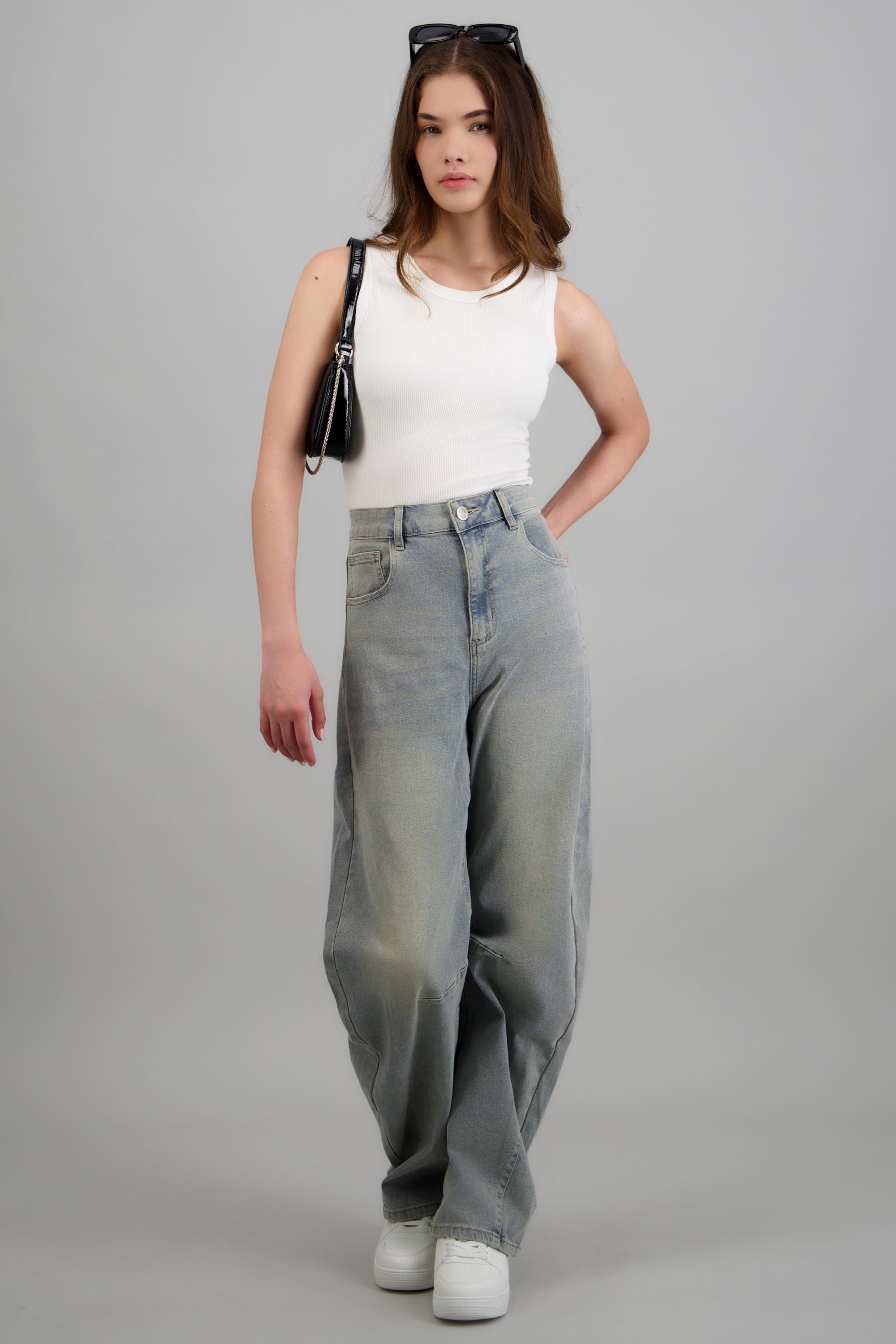 LIGHT ACID WASH