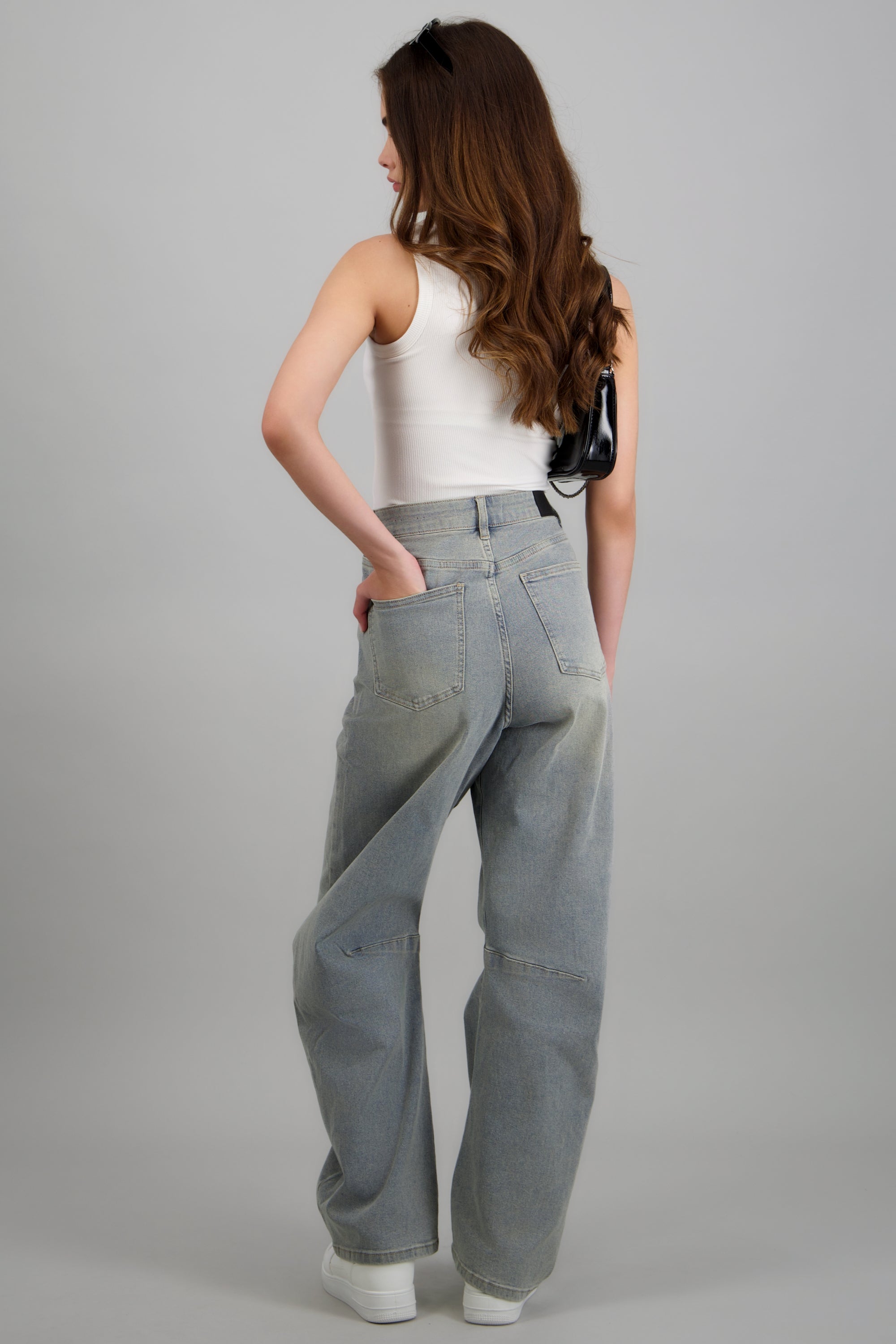 LIGHT ACID WASH
