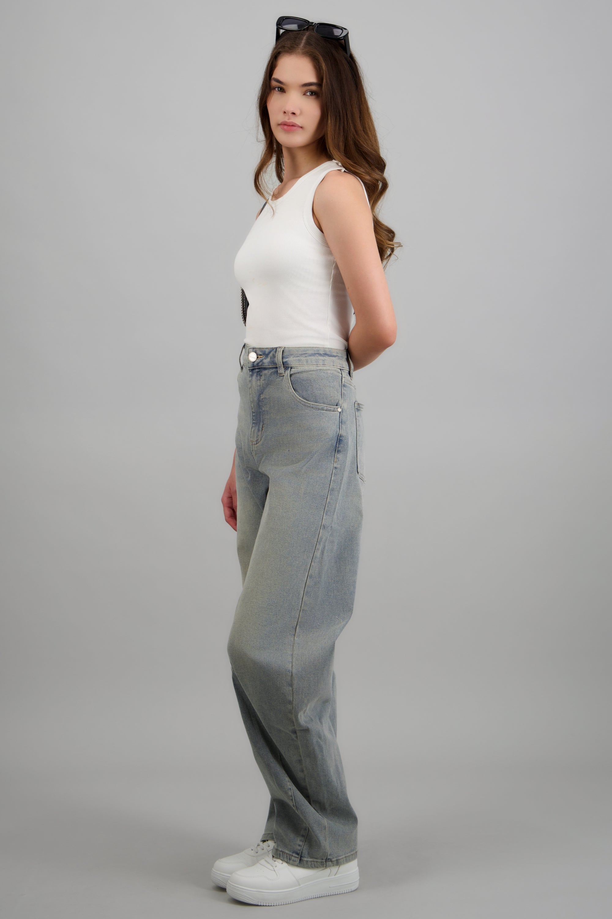 LIGHT ACID WASH
