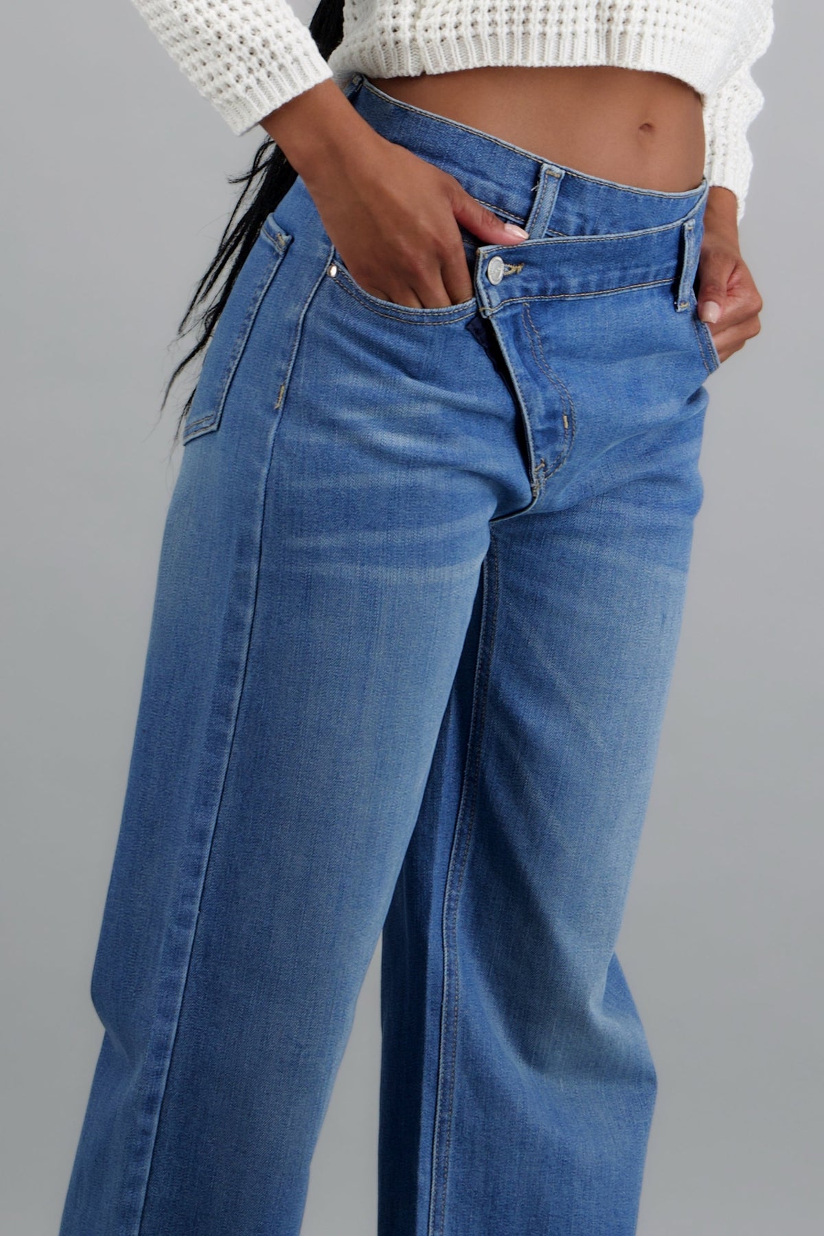 MEDIUM WASH
