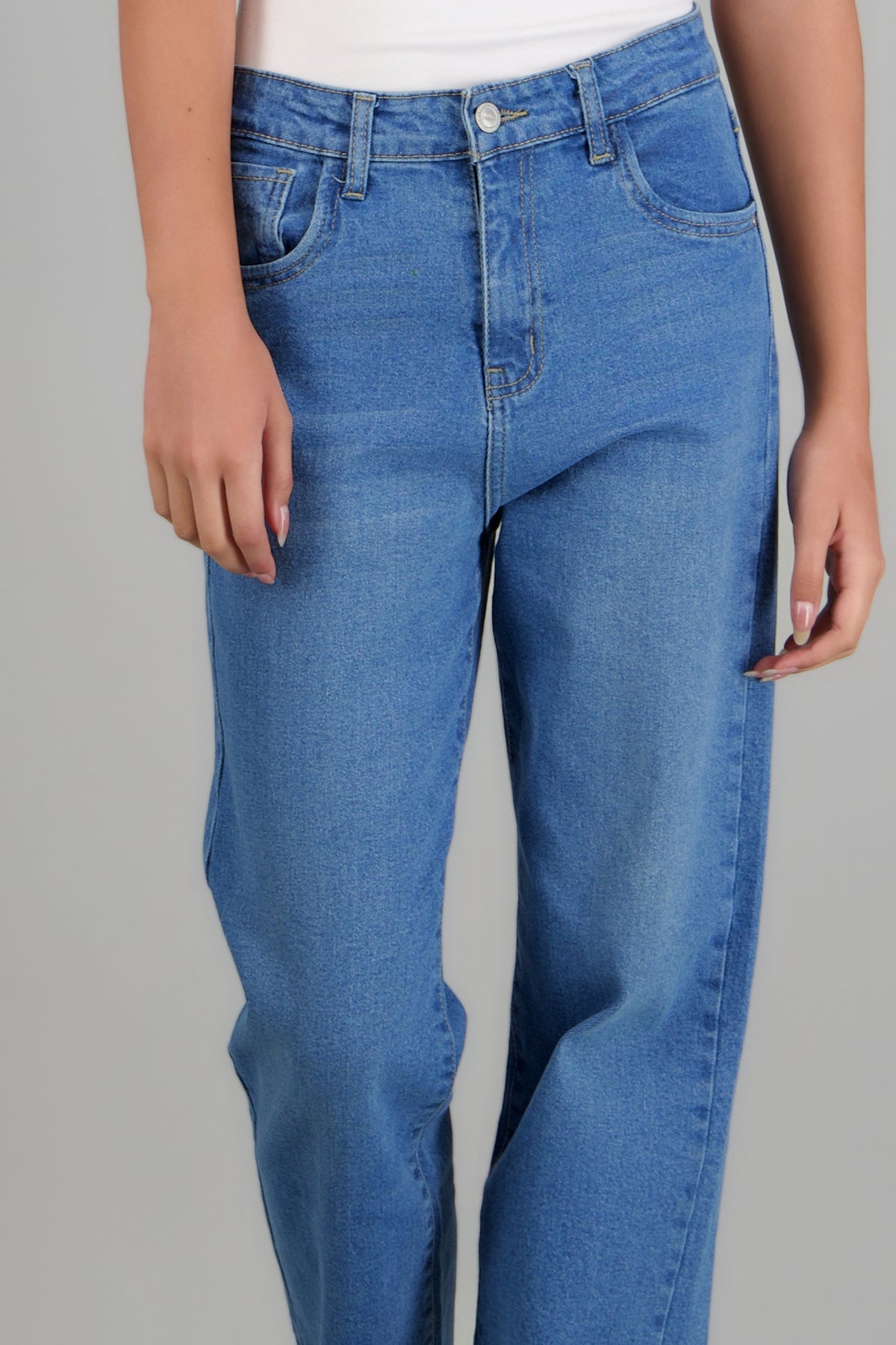 MEDIUM WASH