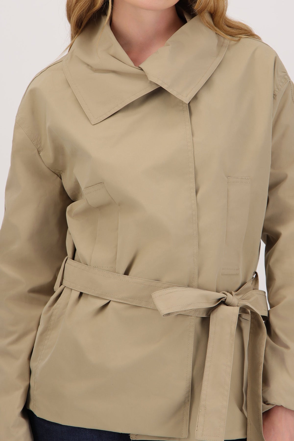 KHAKI